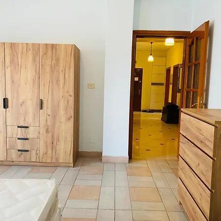 Downtown Apartment 2 Bedroom Ac Wifi Τίρανα